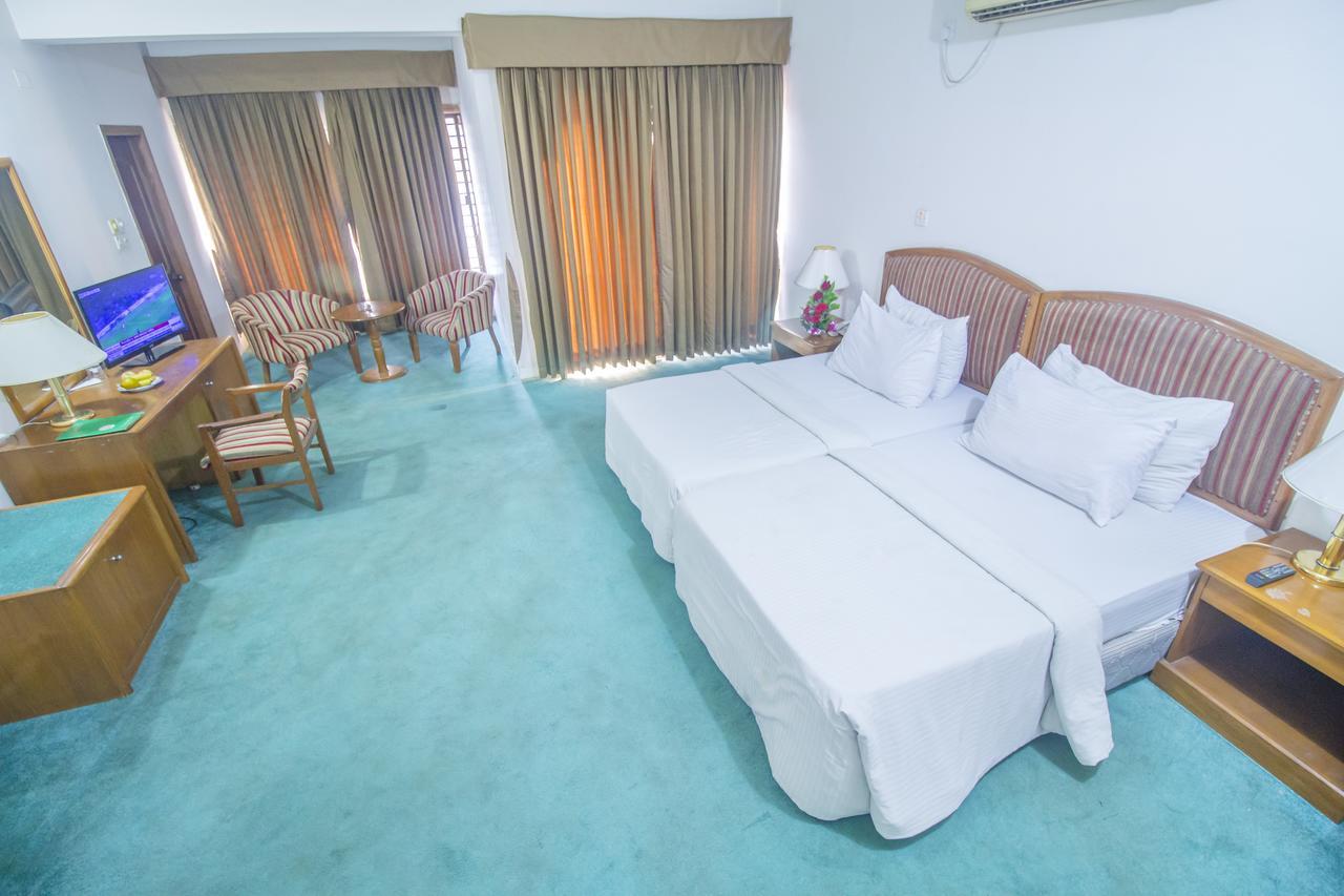 Hotel Swiss Park Dhaka Exterior foto
